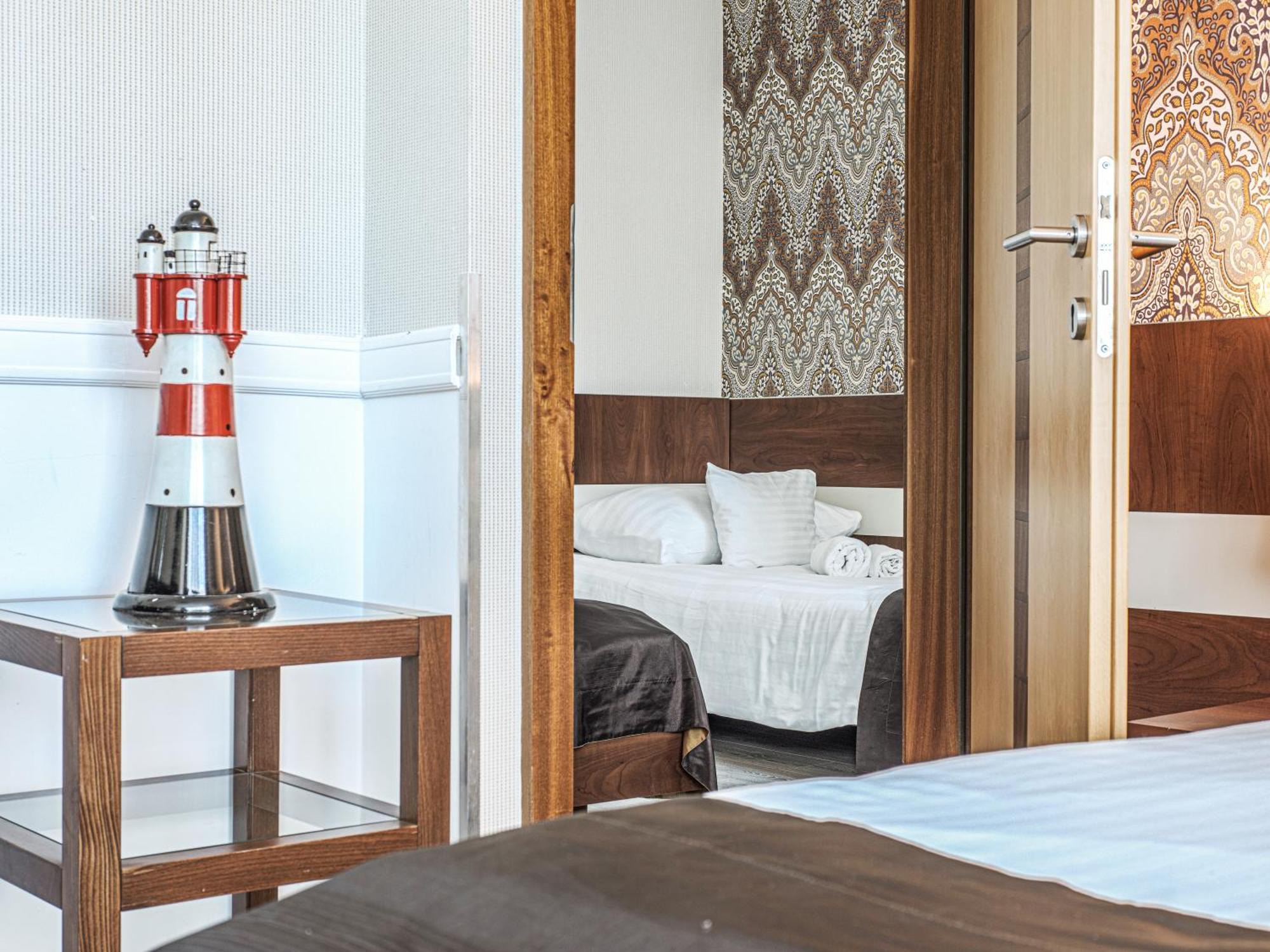 Holiday Beach Budapest Wellness Hotel With Sauna Park Exteriör bild