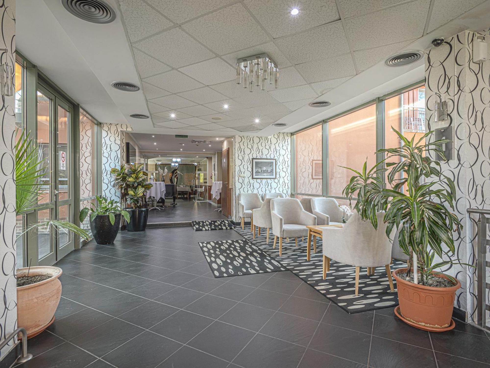 Holiday Beach Budapest Wellness Hotel With Sauna Park Exteriör bild