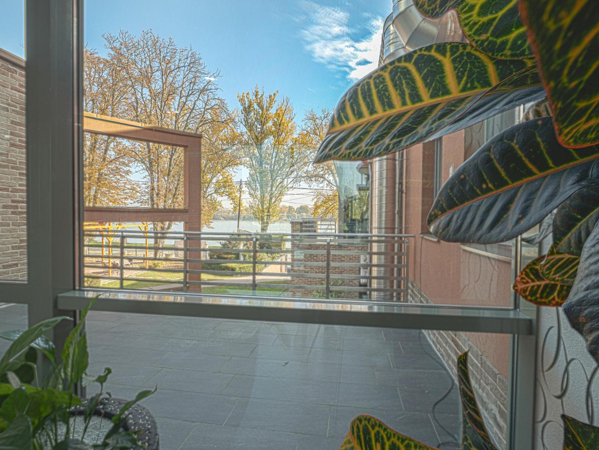 Holiday Beach Budapest Wellness Hotel With Sauna Park Exteriör bild