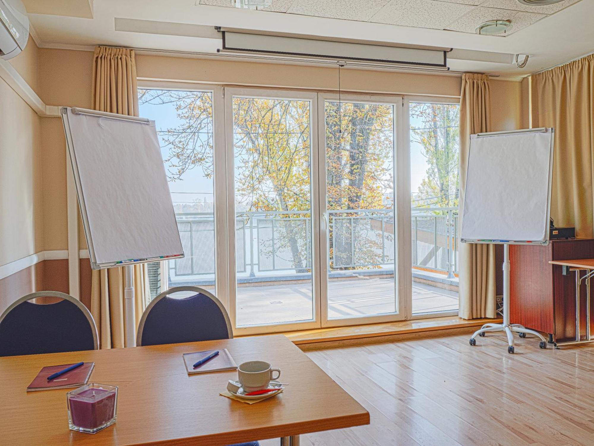 Holiday Beach Budapest Wellness Hotel With Sauna Park Exteriör bild