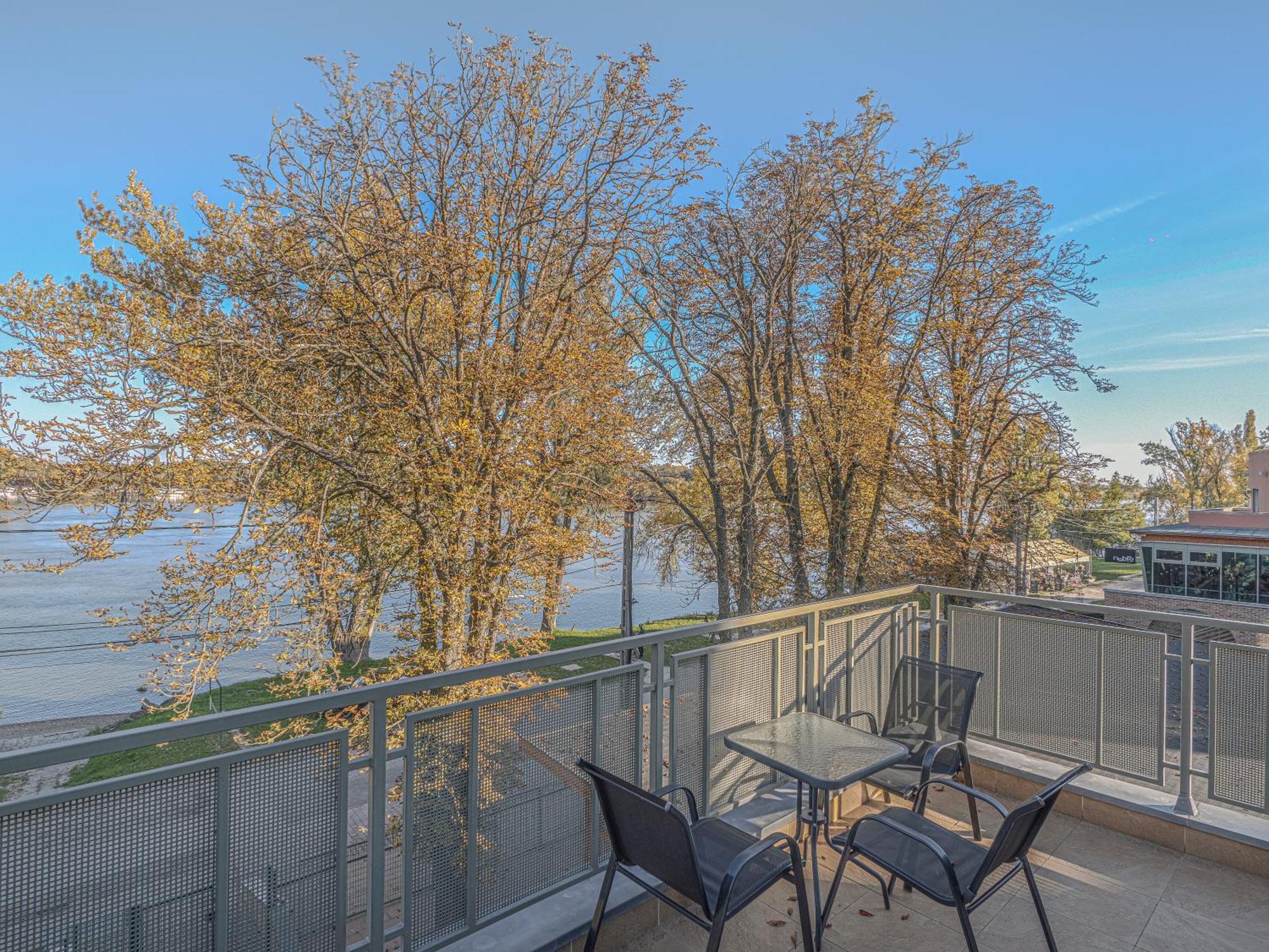 Holiday Beach Budapest Wellness Hotel With Sauna Park Exteriör bild