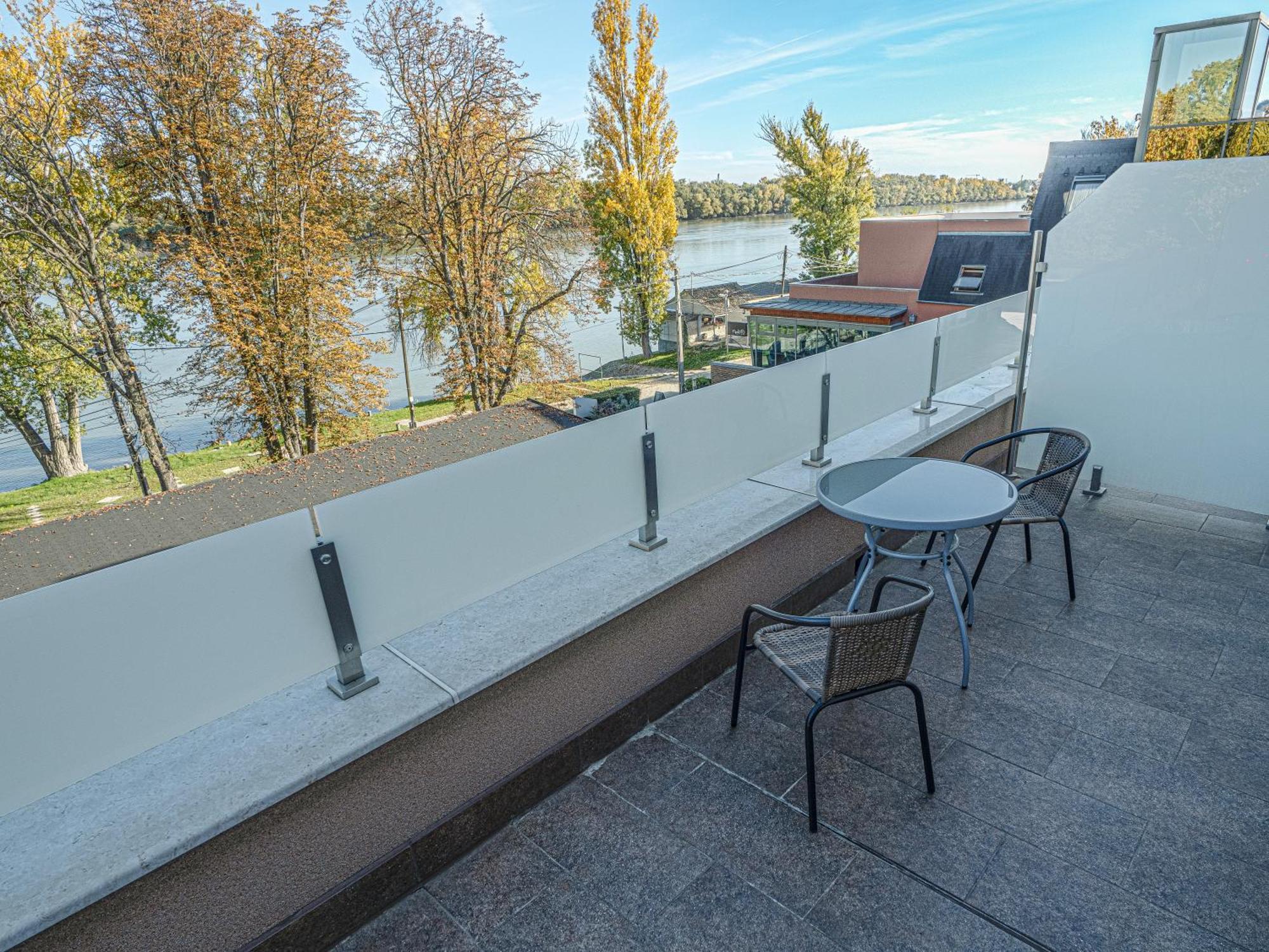 Holiday Beach Budapest Wellness Hotel With Sauna Park Exteriör bild