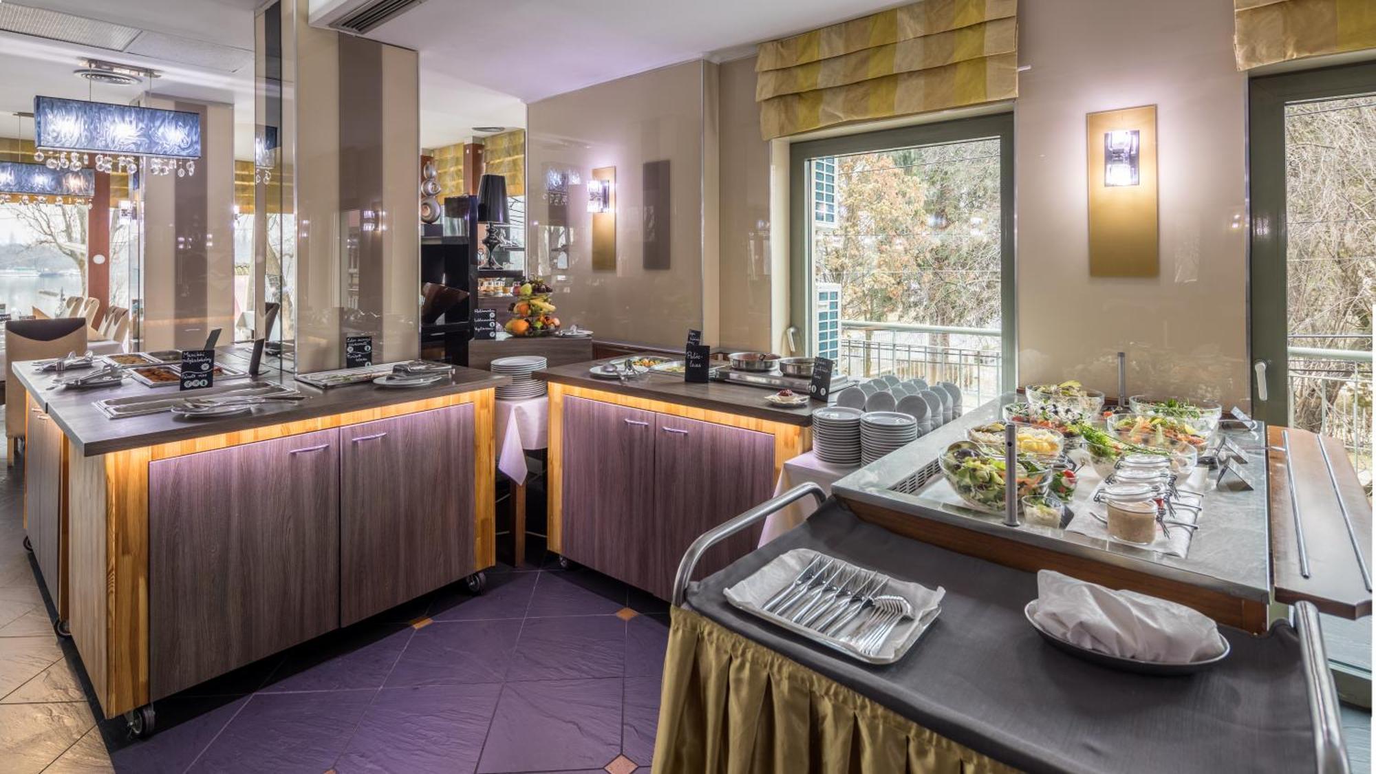 Holiday Beach Budapest Wellness Hotel With Sauna Park Exteriör bild