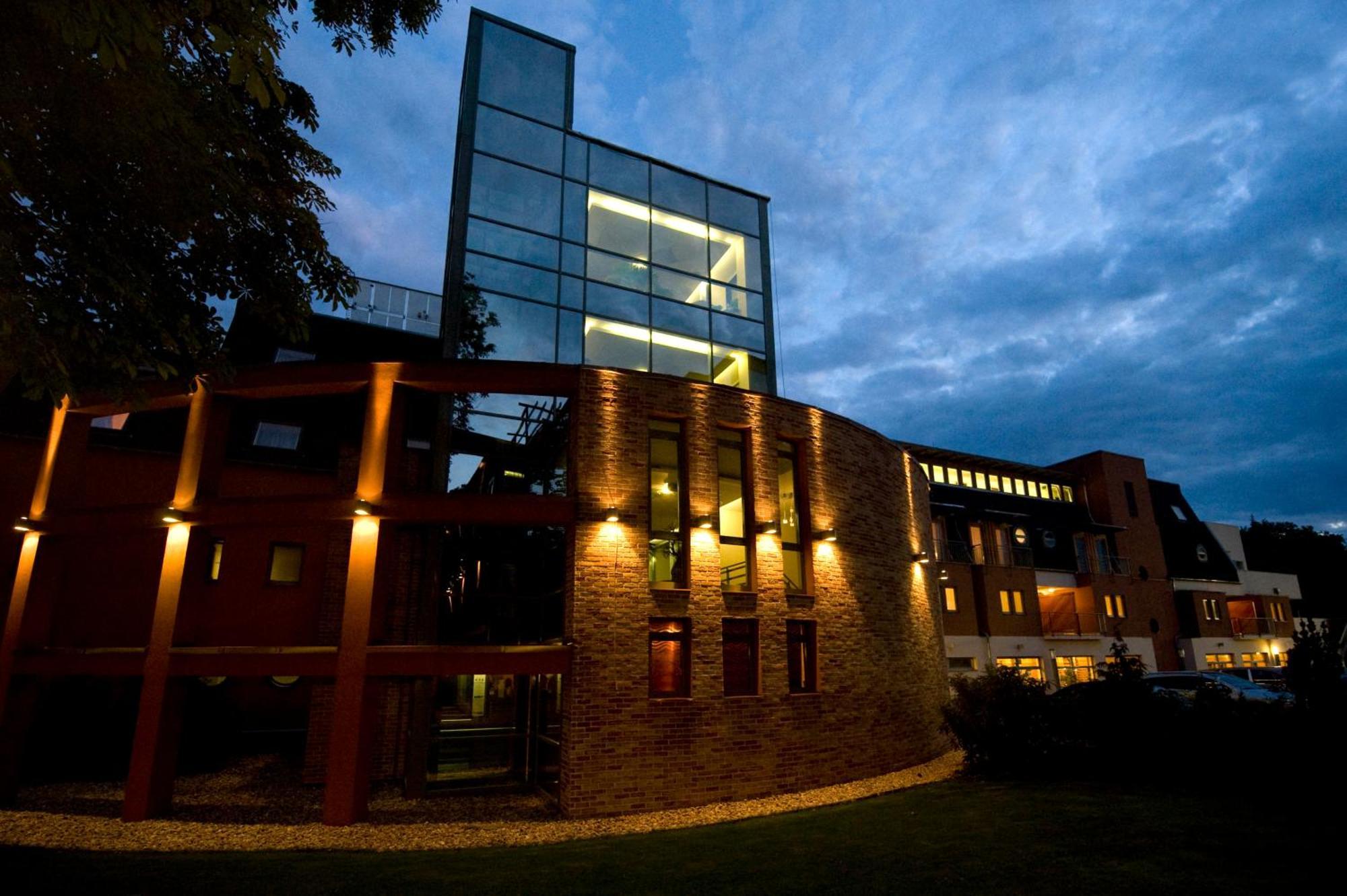 Holiday Beach Budapest Wellness Hotel With Sauna Park Exteriör bild